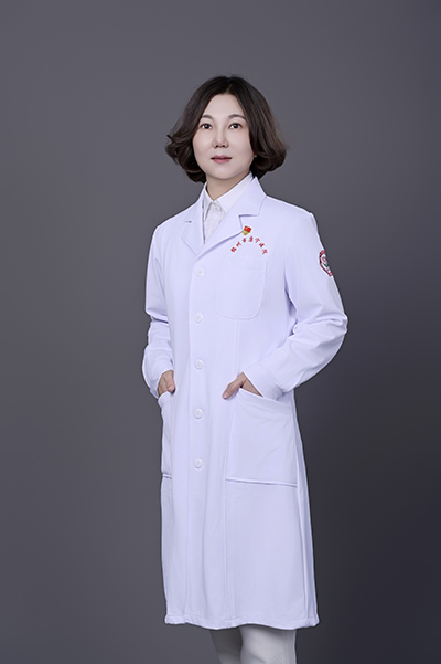黄越.jpg